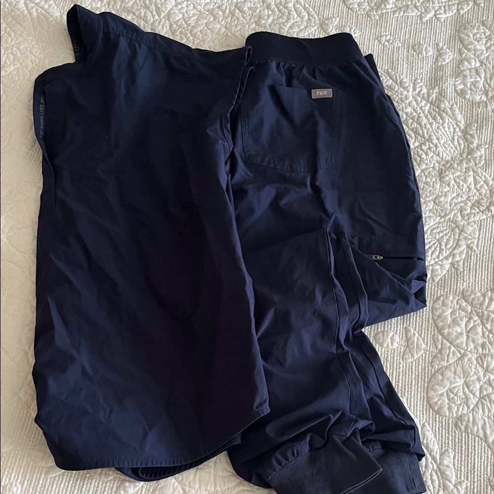 Figs Women's Navy Cargo Pants